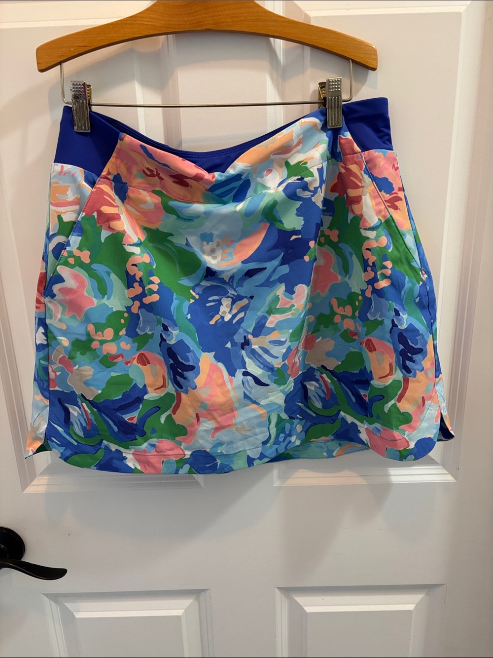 Walter Hagen Blue Performance Skort with Multicolor Floral Print